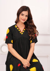 Women's Black Kurta with Palazzo Floral Embroidered. V-Neck Set