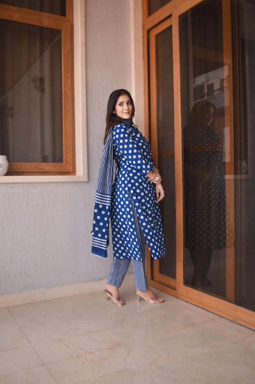 Wearline, Kurta set with dupatta, polka dots