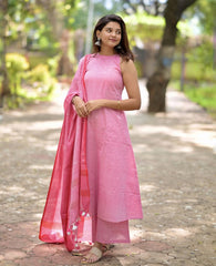 Classy handloom Kurta and Pant Set with Linen Dupatta