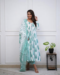 Ethnic Green Cotton Kurta Set With Dupatta