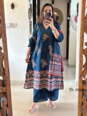 Women,s Silk Blend Embroidered Straight Kurta Set