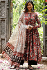 Elegant Flair Maroon Kalamkari Print Suit Set