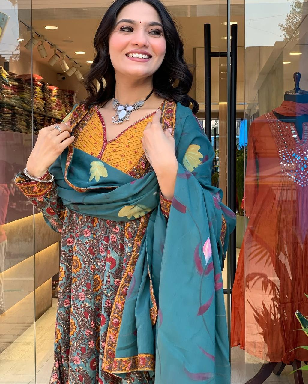 Wearline, Anarkali set