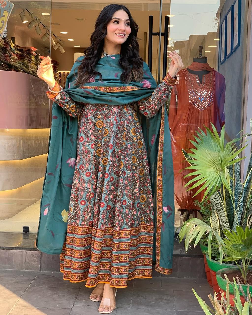 Wearline, Anarkali set