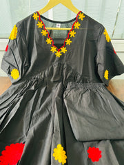 Women's Black   Kurta with Palazzo Floral Embroidered. V-Neck Set