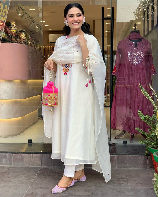 white chanderi dupatta set, embroidery dupatta set, wearline