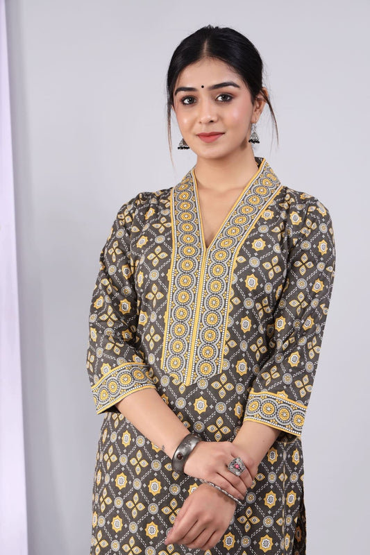 Women Grey and Yellow Cotton Straight Kurta