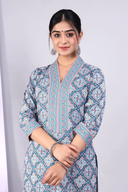 Women Blue and Pink Cotton Straight Kurta