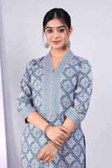 Women Blue and Pink Cotton Straight Kurta